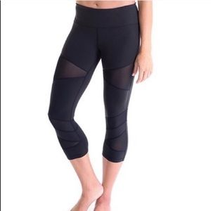 $80 GLYDER Black SCULPT Sheer Panel Crop Limitless Movement Leggings Sz L
